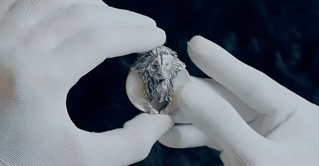 The Dos and Don’ts of Gifting Silver Jewellery: A Practical Guide