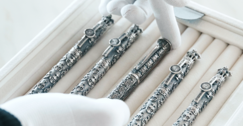 The Timeless Tradition of Gifting Silver Jewellery in Indian Culture