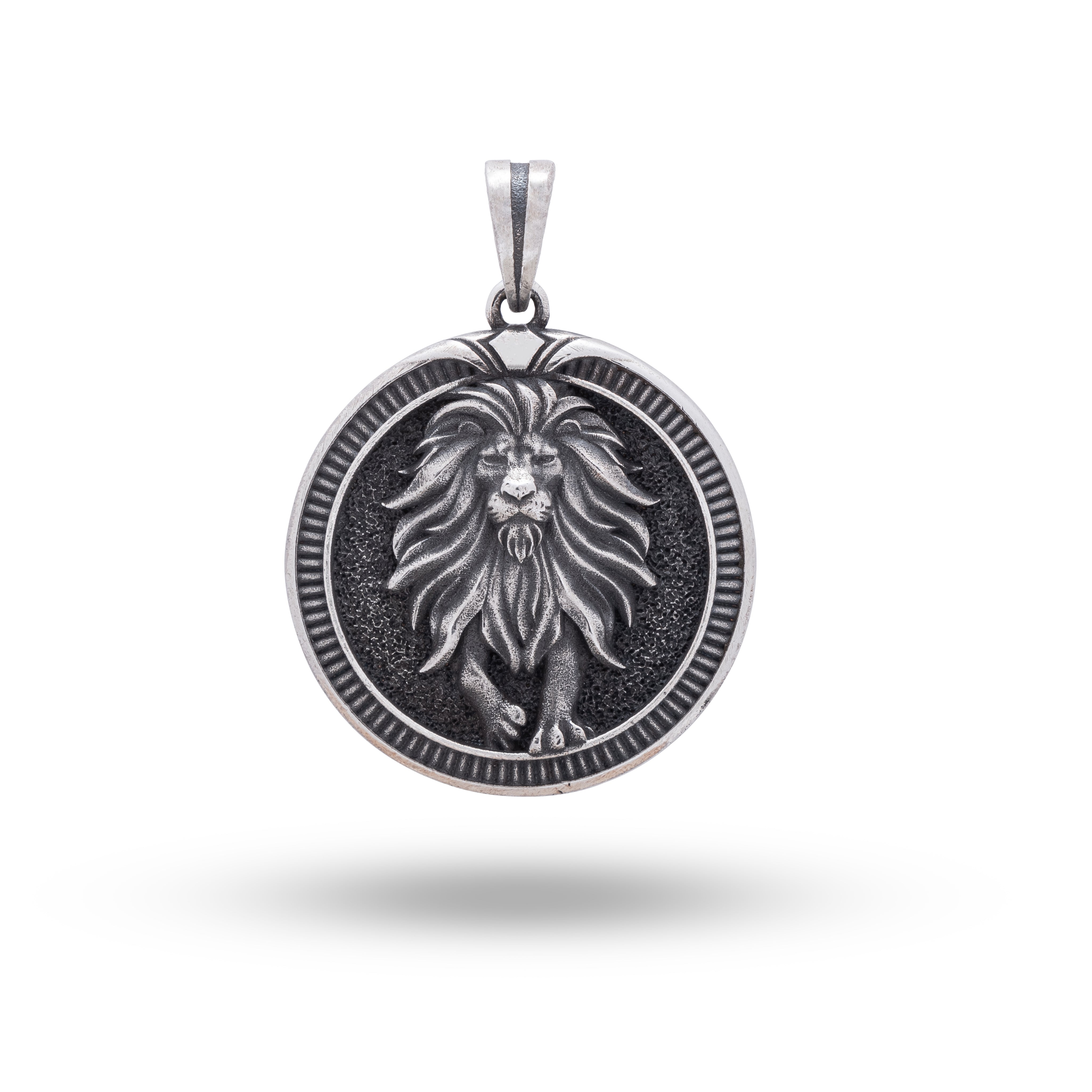 Leo Lion King 925 Sterling Silver Pendant featuring intricate lion design, suitable for elegant occasions.