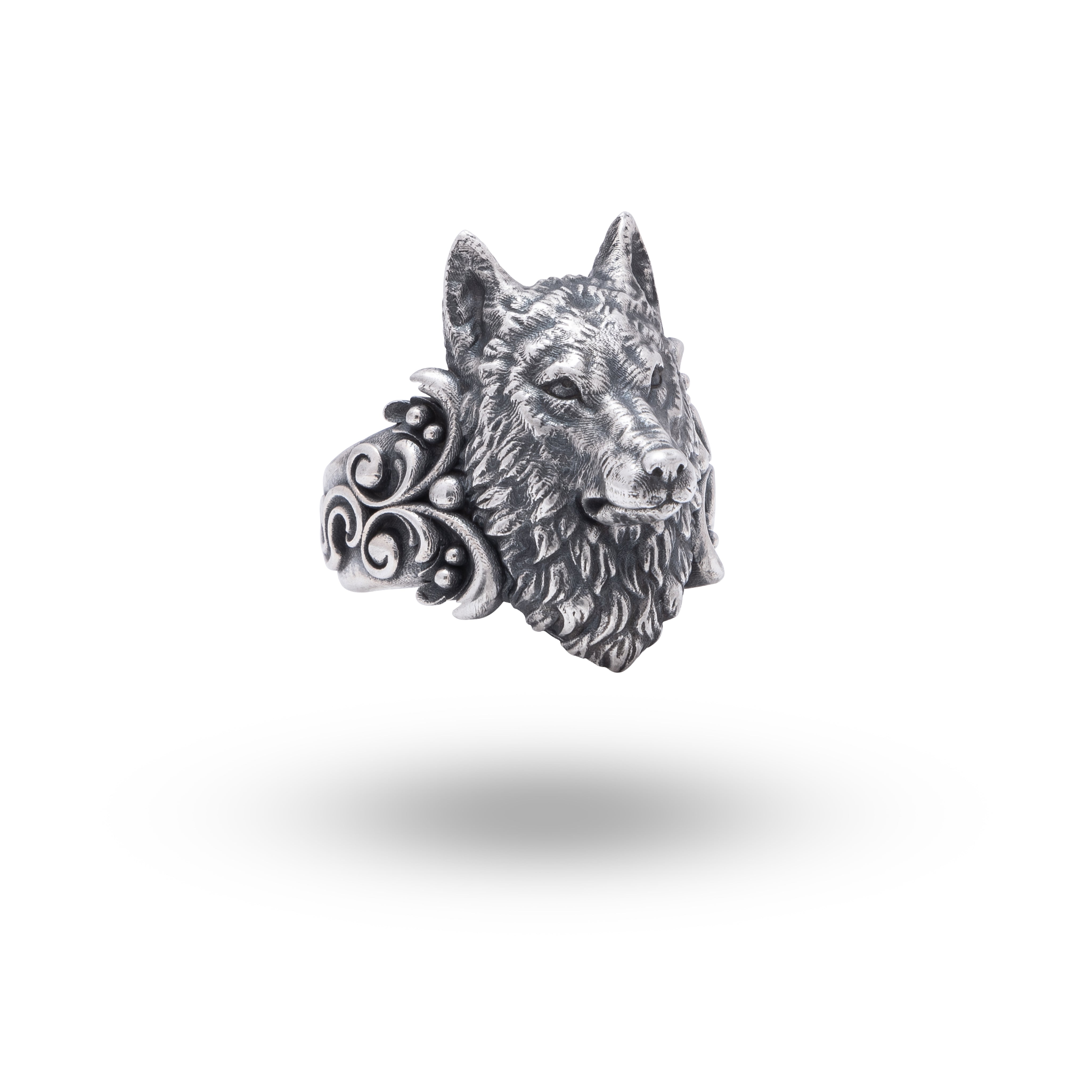 Grey Wolf Head 925 Sterling Silver Ring showcasing intricate detail and oxidized finish.