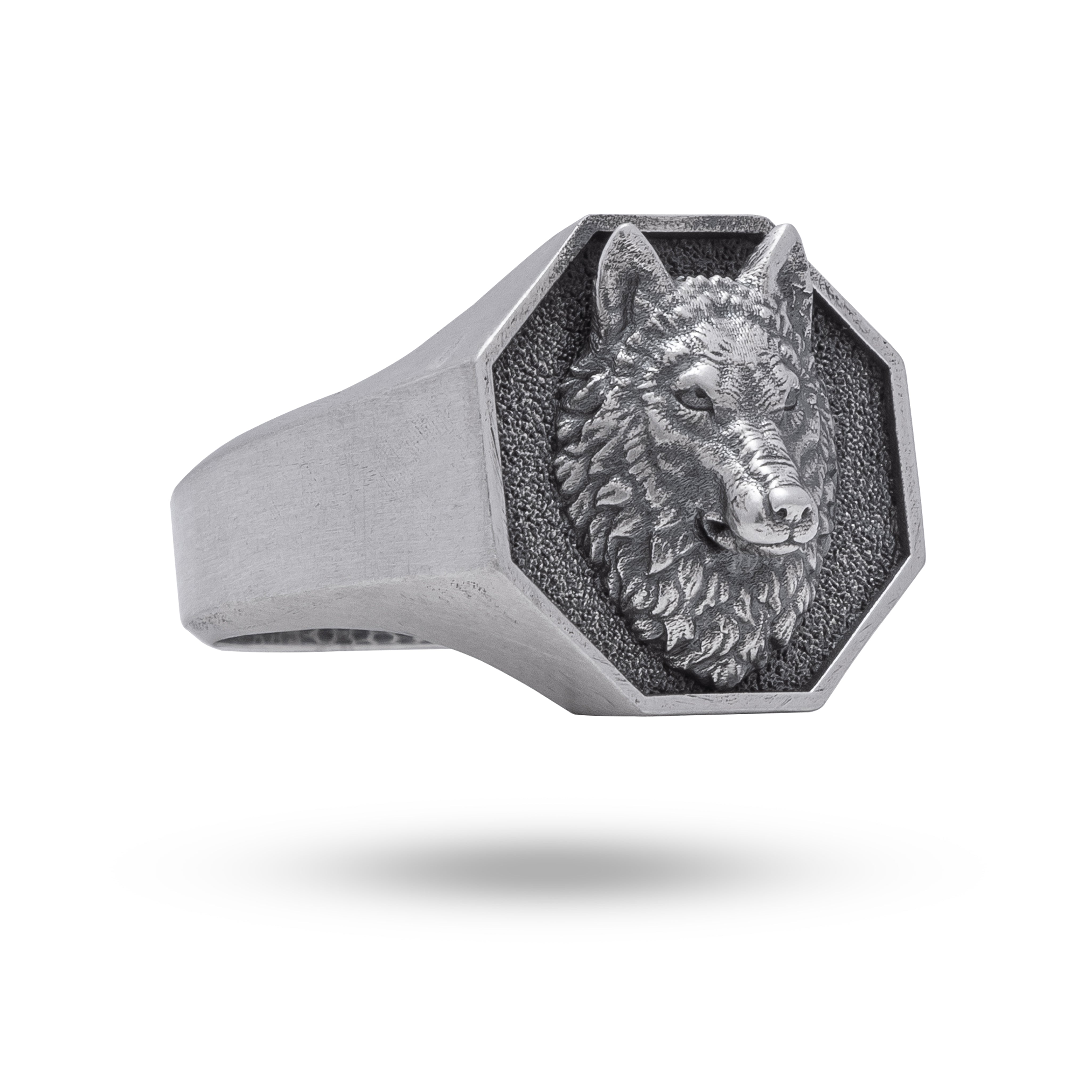 Front view of Wolf Head Animal 925 Sterling Silver Ring with detailed wolf design and oxidized finish