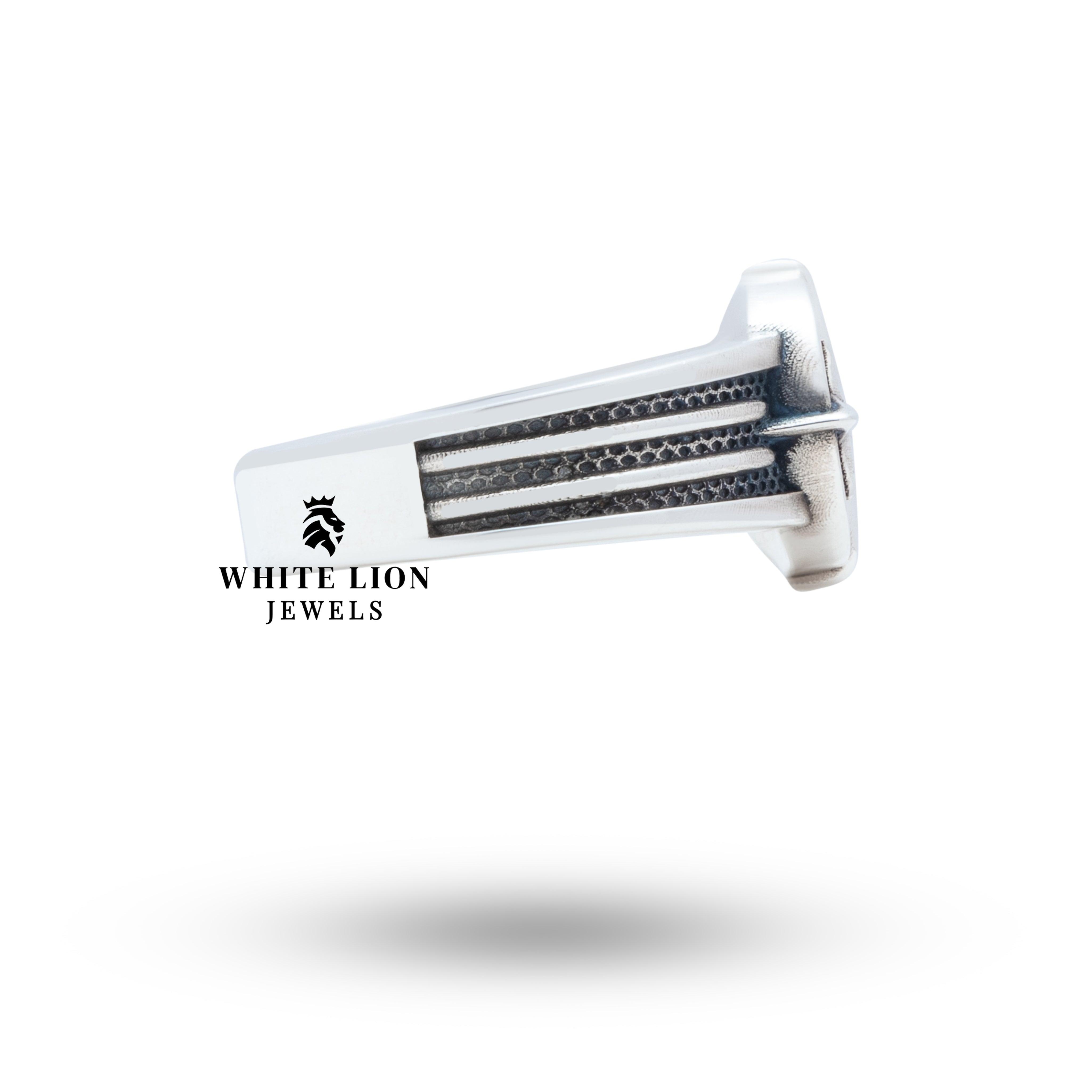 Wind Rose Sterling Silver Ring worn on hand, showcasing 1.2 cm diameter