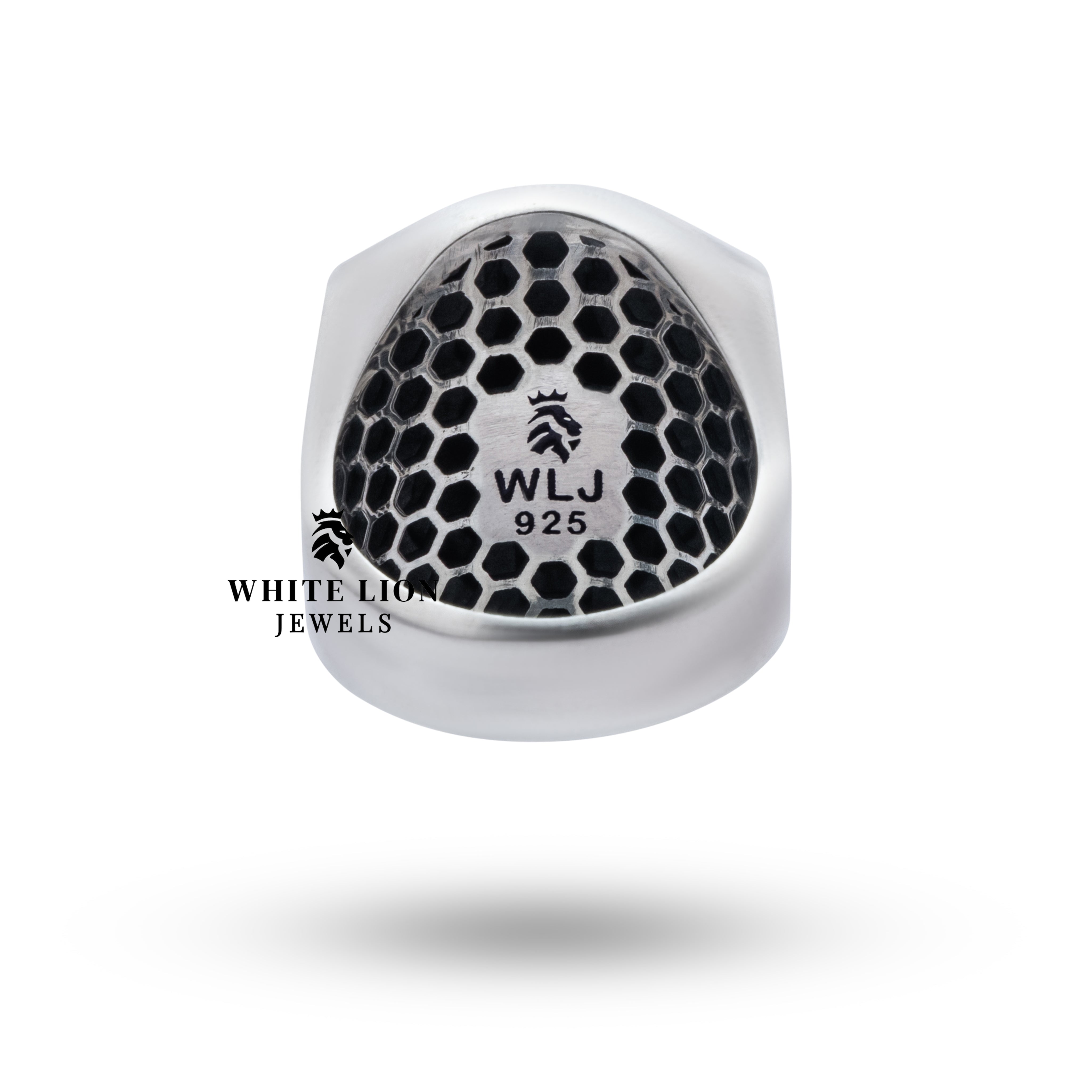 Luxurious Anubis Skull Ring in 925 Sterling Silver, featuring artistic, handcrafted details with an oxidized finish.