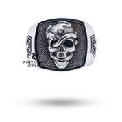 Side view of the Snakes Skull 925 Sterling Silver Ring highlighting the detailed craftsmanship and unique oxidized finish.