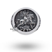 Circle shape elegant ring with intricate design