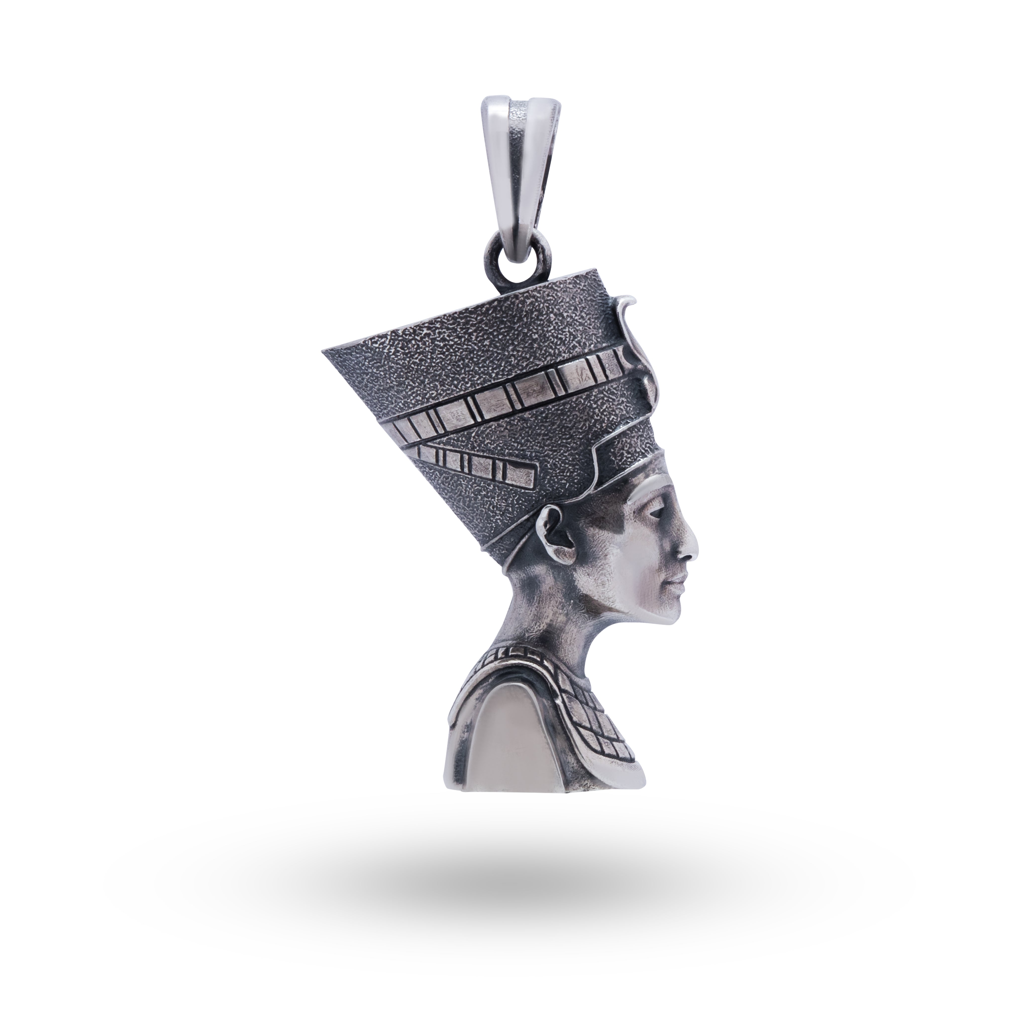 Front view of the Nefertiti 925 Sterling Silver Pendant depicting its intricate oxidized design.
