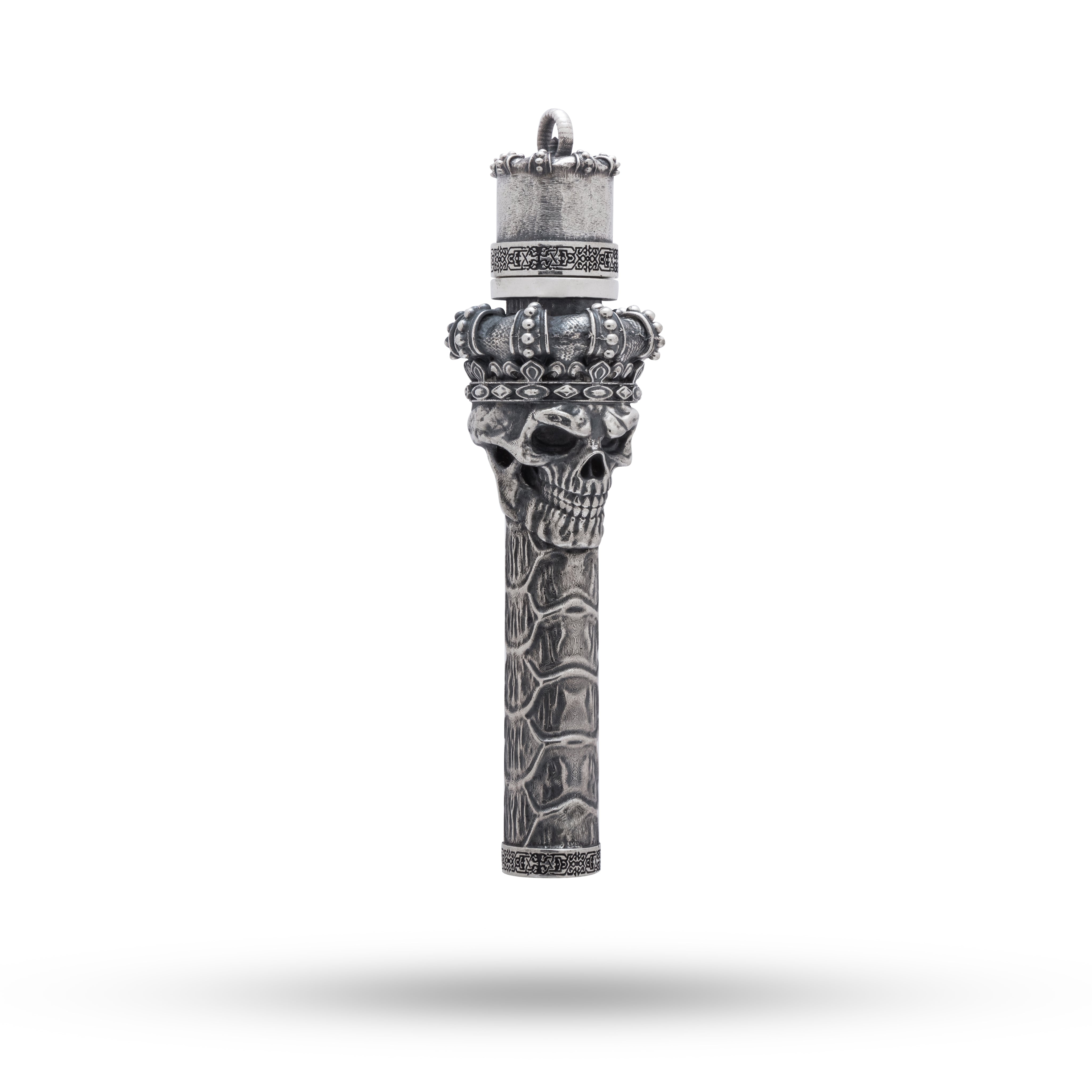 Front view of King Skull 925 sterling silver lighter, featuring intricate skull design.