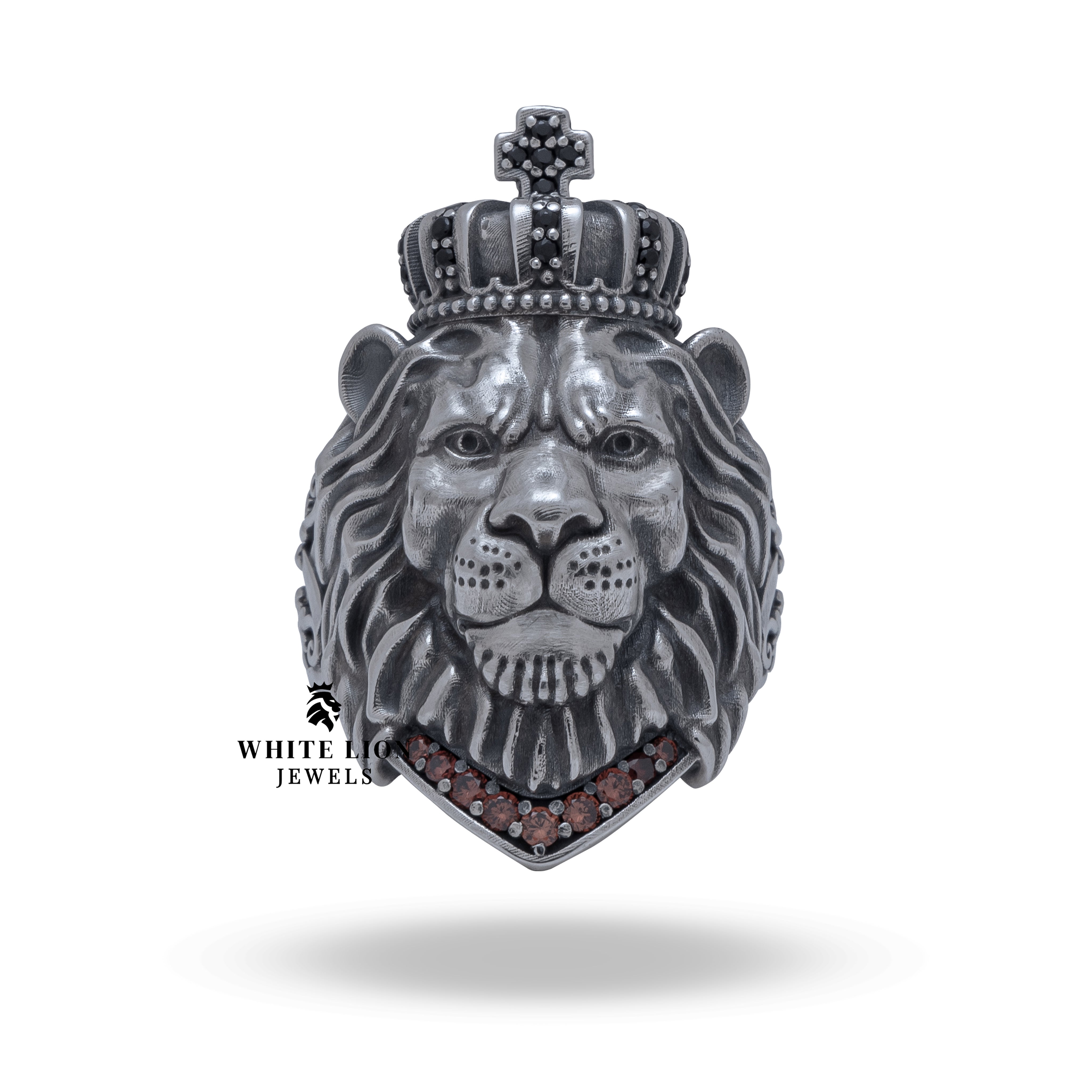Side view of Calm Lion King Crown Animal 925 Sterling Silver Ring showcasing intricate lion motif.