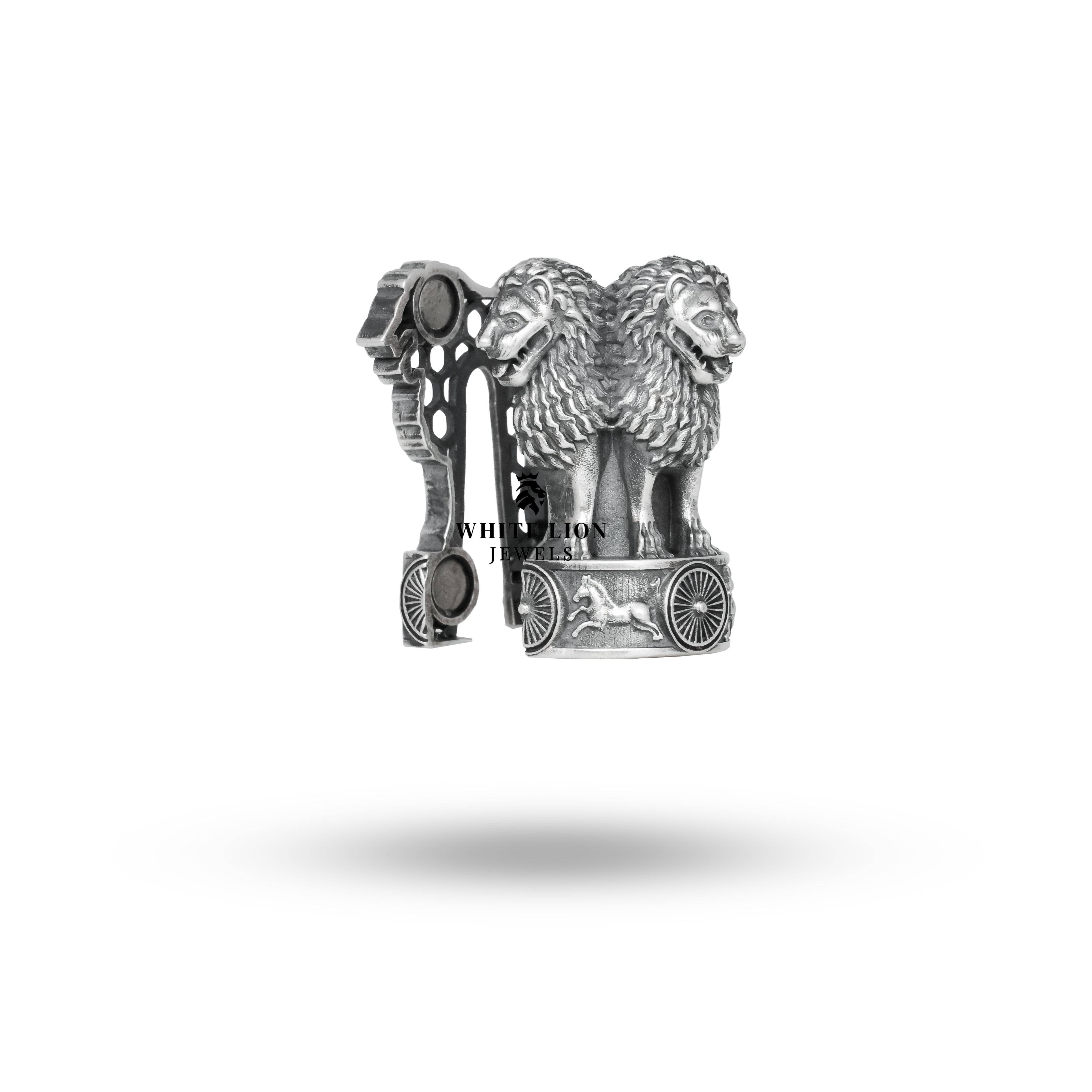 The Ashok Stambh Brooch styled on a traditional saree, enhancing the elegance of the outfit