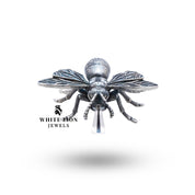 Elegant Honey Bee designed 925 Sterling Silver Pendant, highlighting intricate craftsmanship.