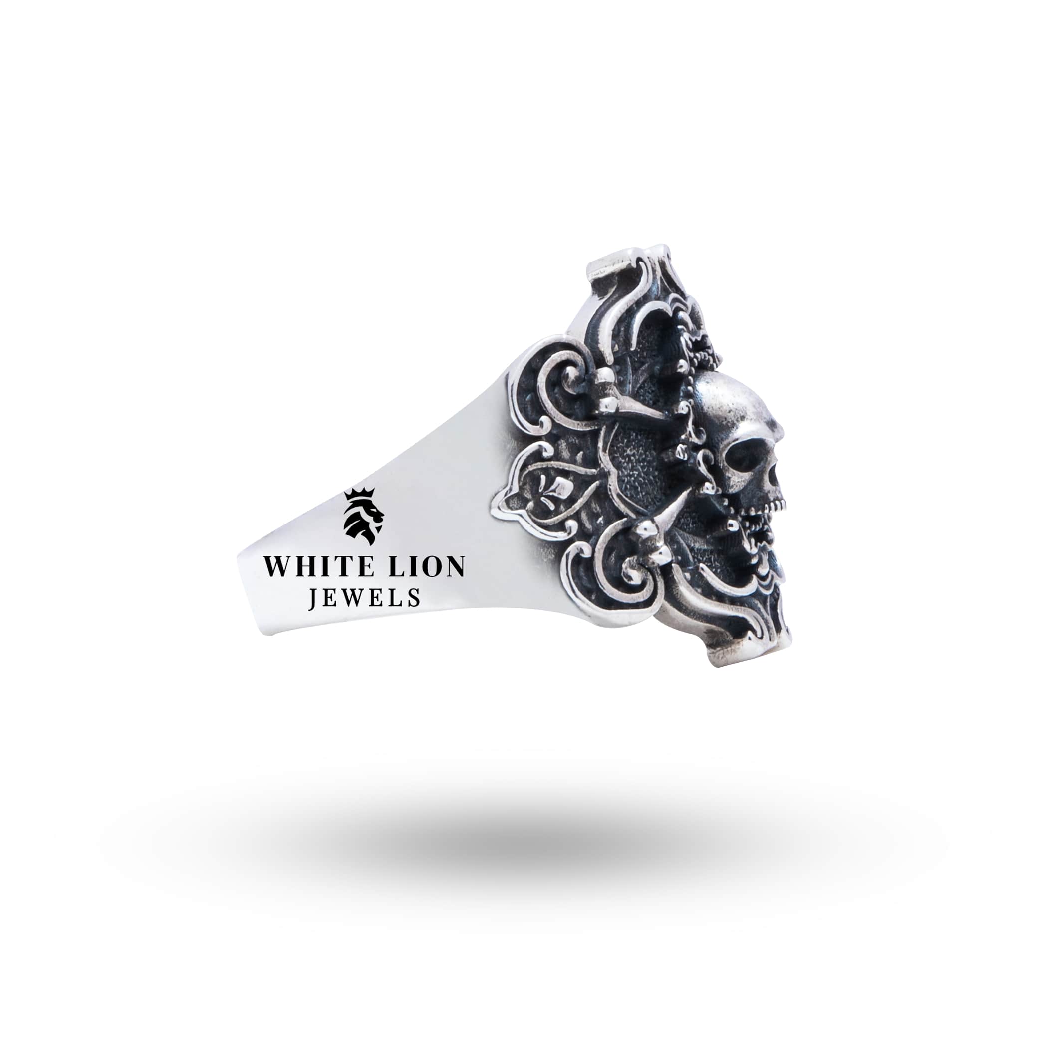 Display image of the Pirate Skull 925 Sterling Silver Ring with oxidized finish, perfect for bold styling.