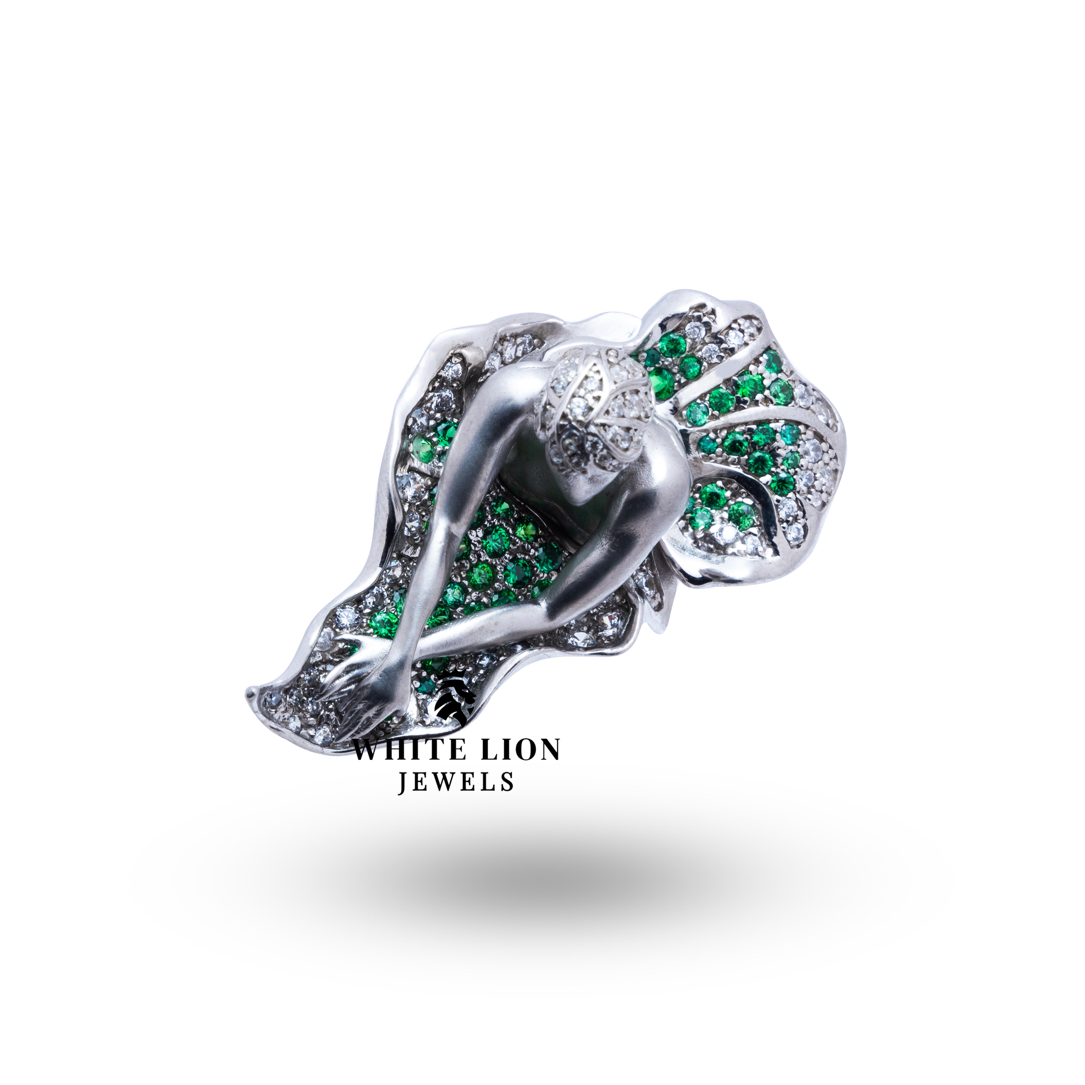 Nature-inspired silver ring adorned with CZ stones