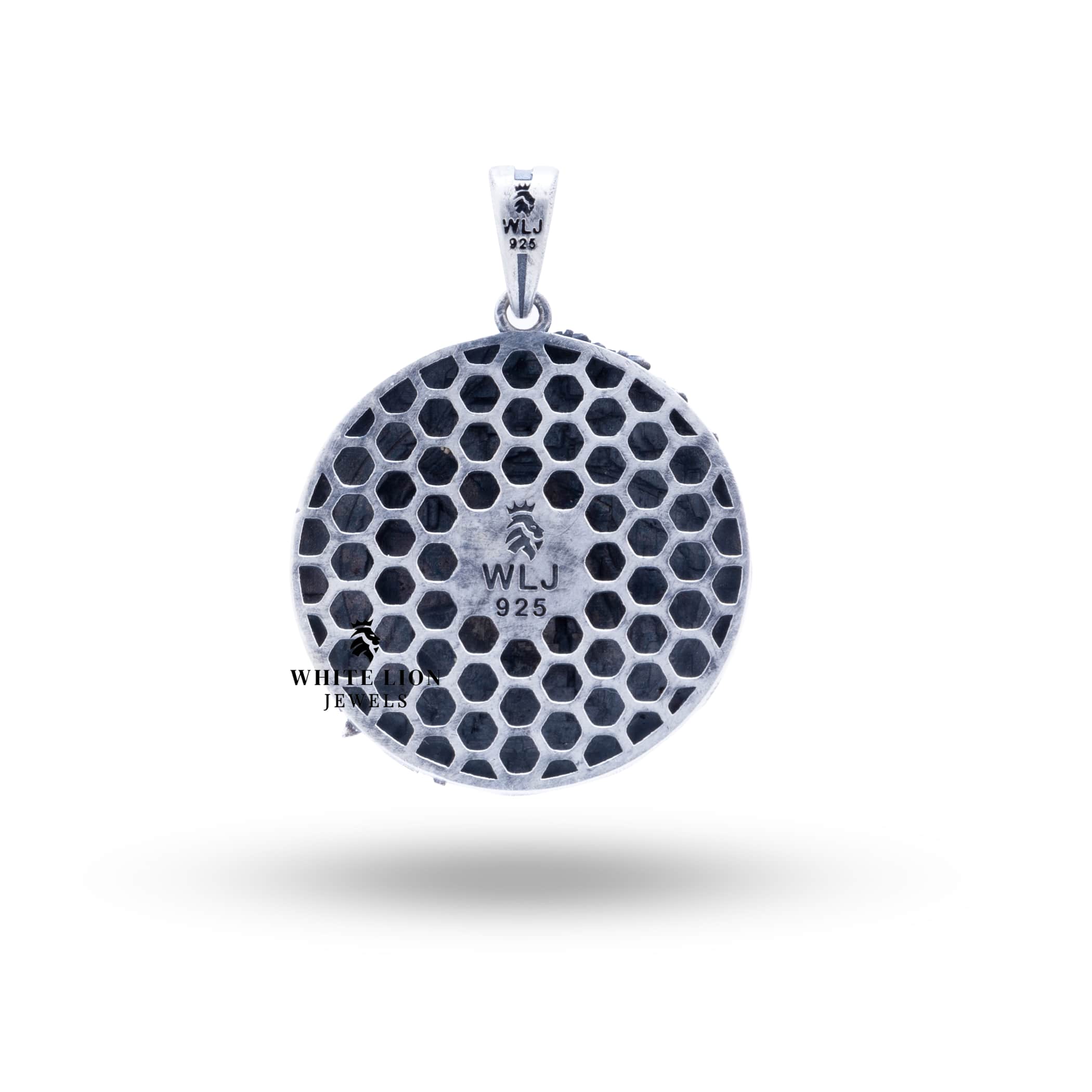 American Indian 925 Sterling Silver pendant in luxury packaging, ideal for gifts and special occasions.