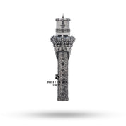 Close-up detail of King Skull lighter design, illuminating its unique artistry.