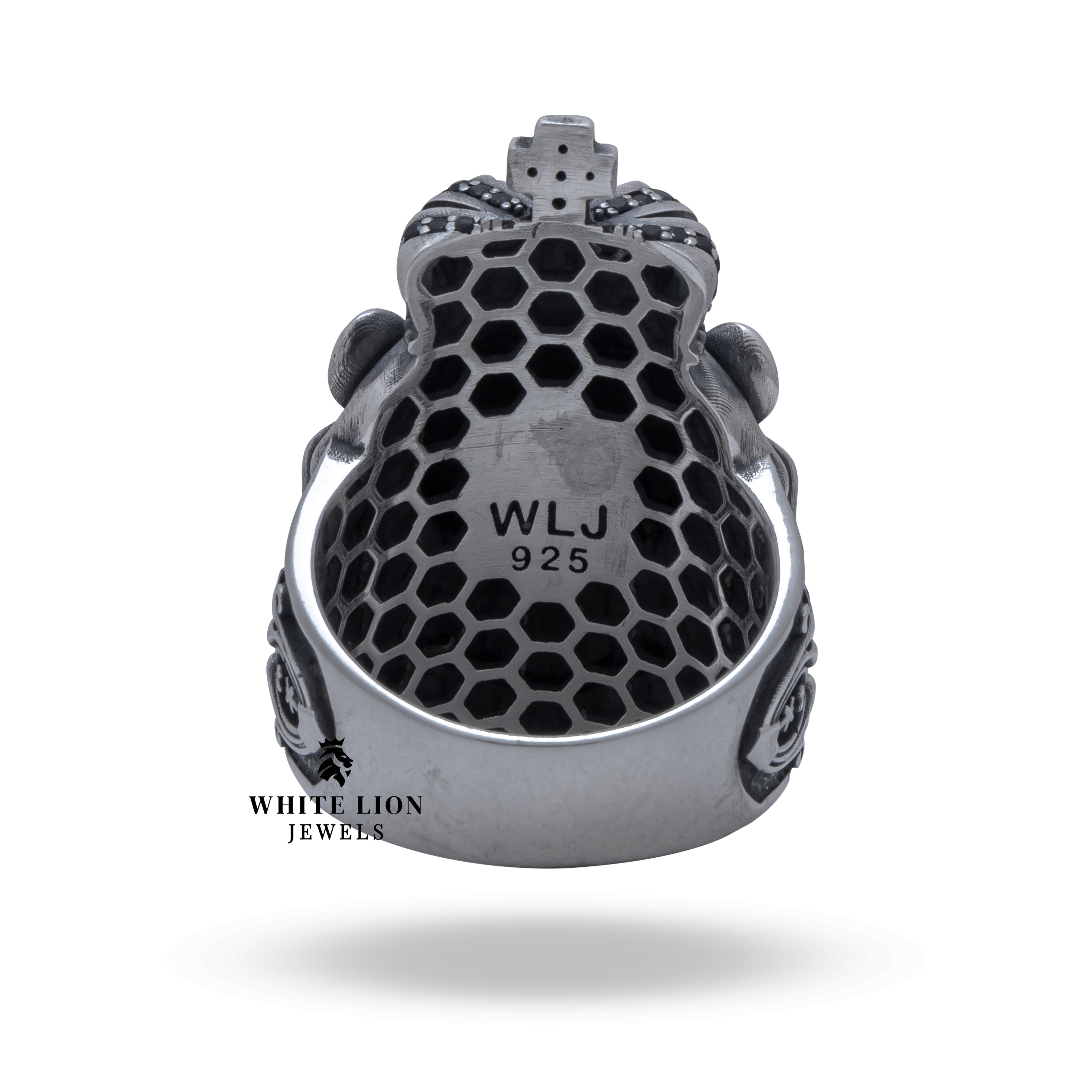 Calm Lion King Crown Animal 925 Sterling Silver Ring worn on hand, showing size and presence.