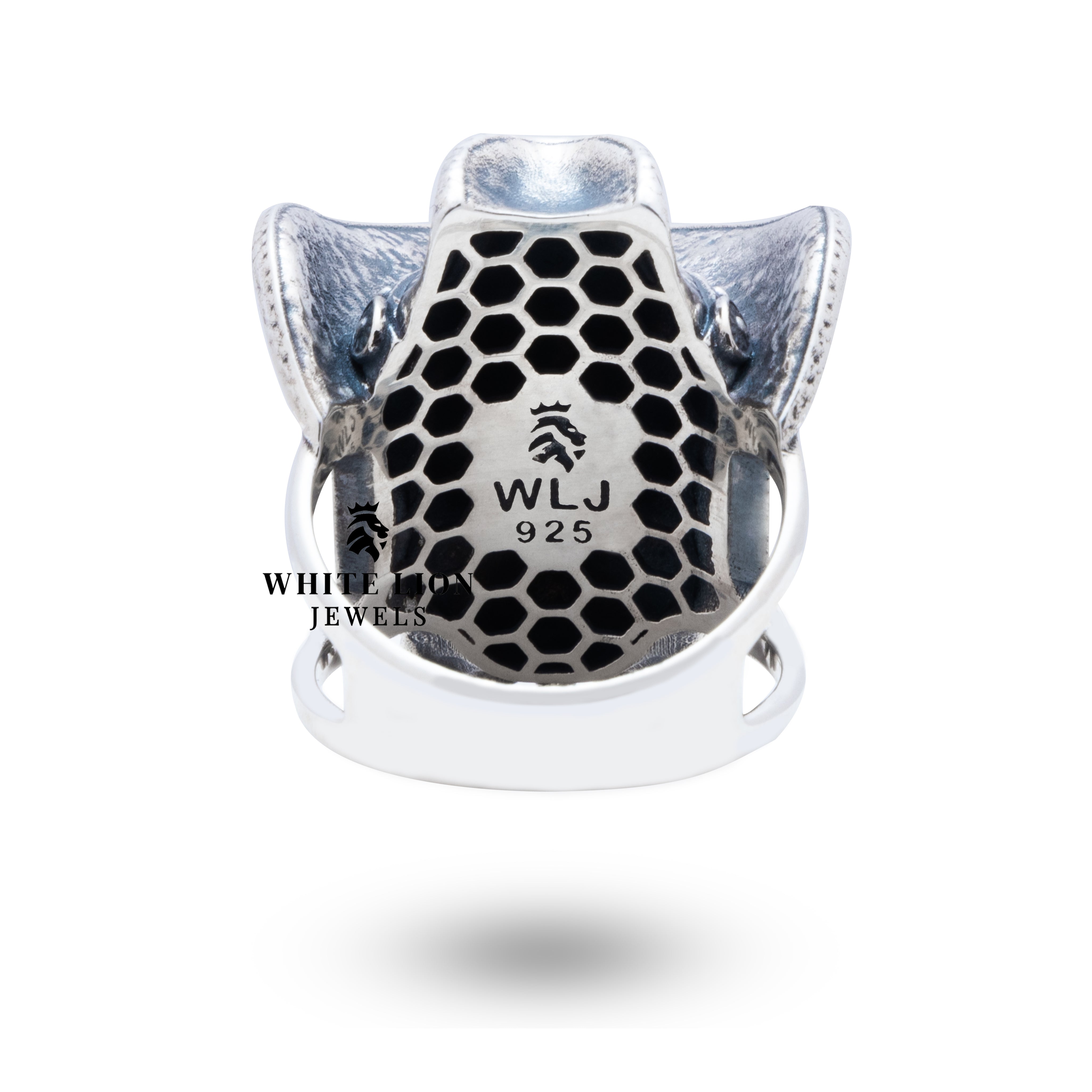 Vintage styled Gangster Gothic Hat Pipe Skull Ring, emphasizing its 925 sterling silver material and artistry.