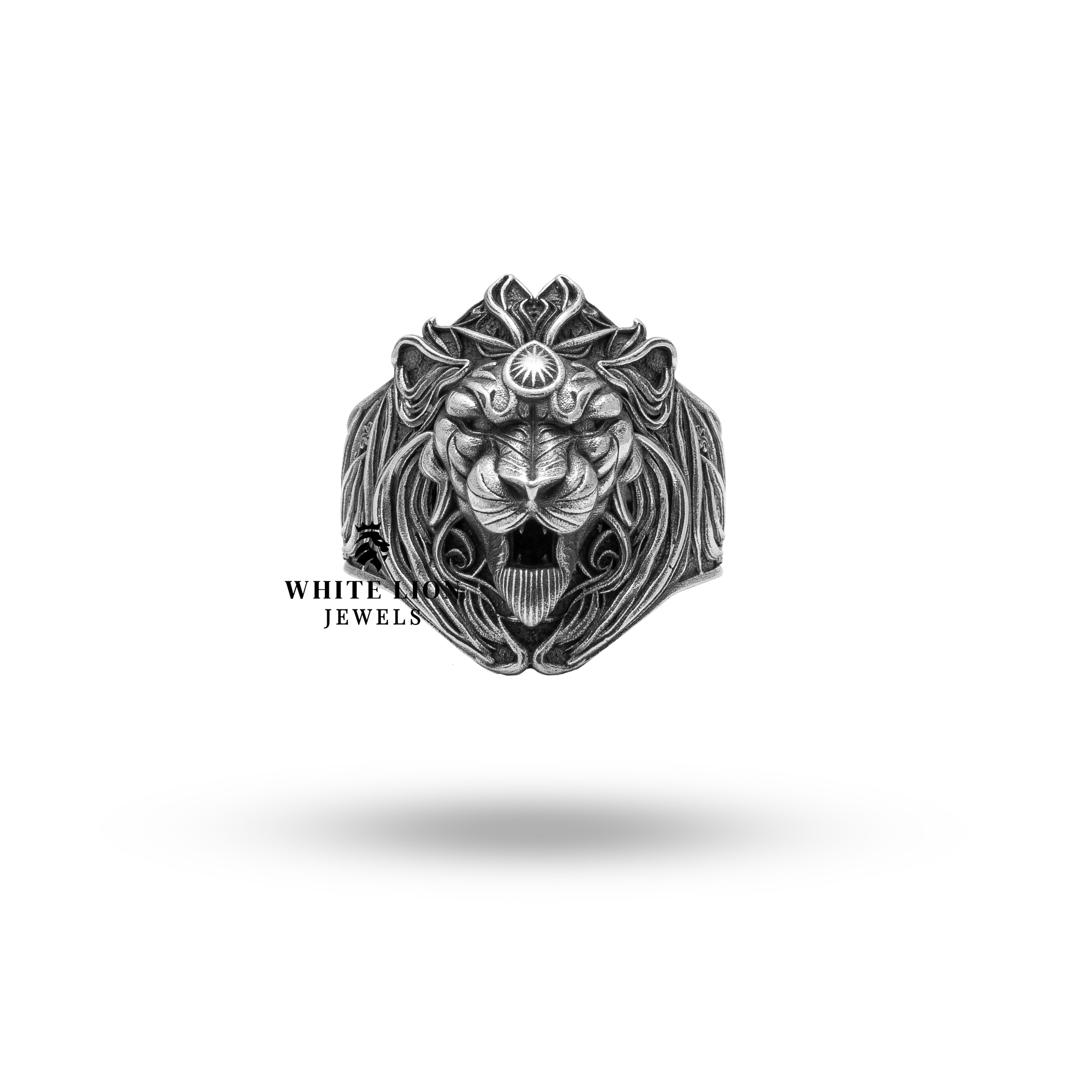 Side view of Lion King 925 Sterling Silver Ring, showcasing detail and oxidized finish.
