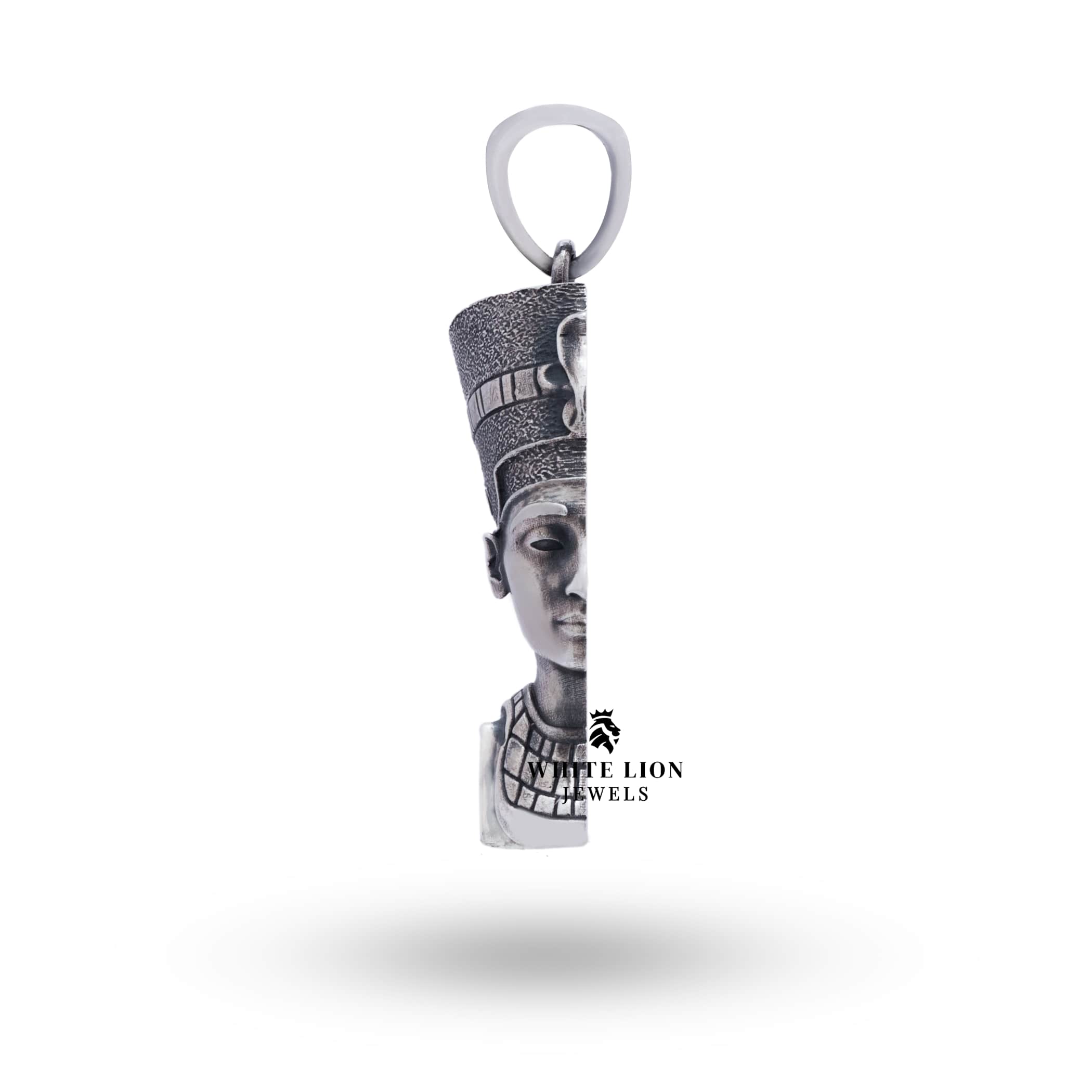 Side profile of the Nefertiti 925 Sterling Silver Pendant showing the artisanal detailing.