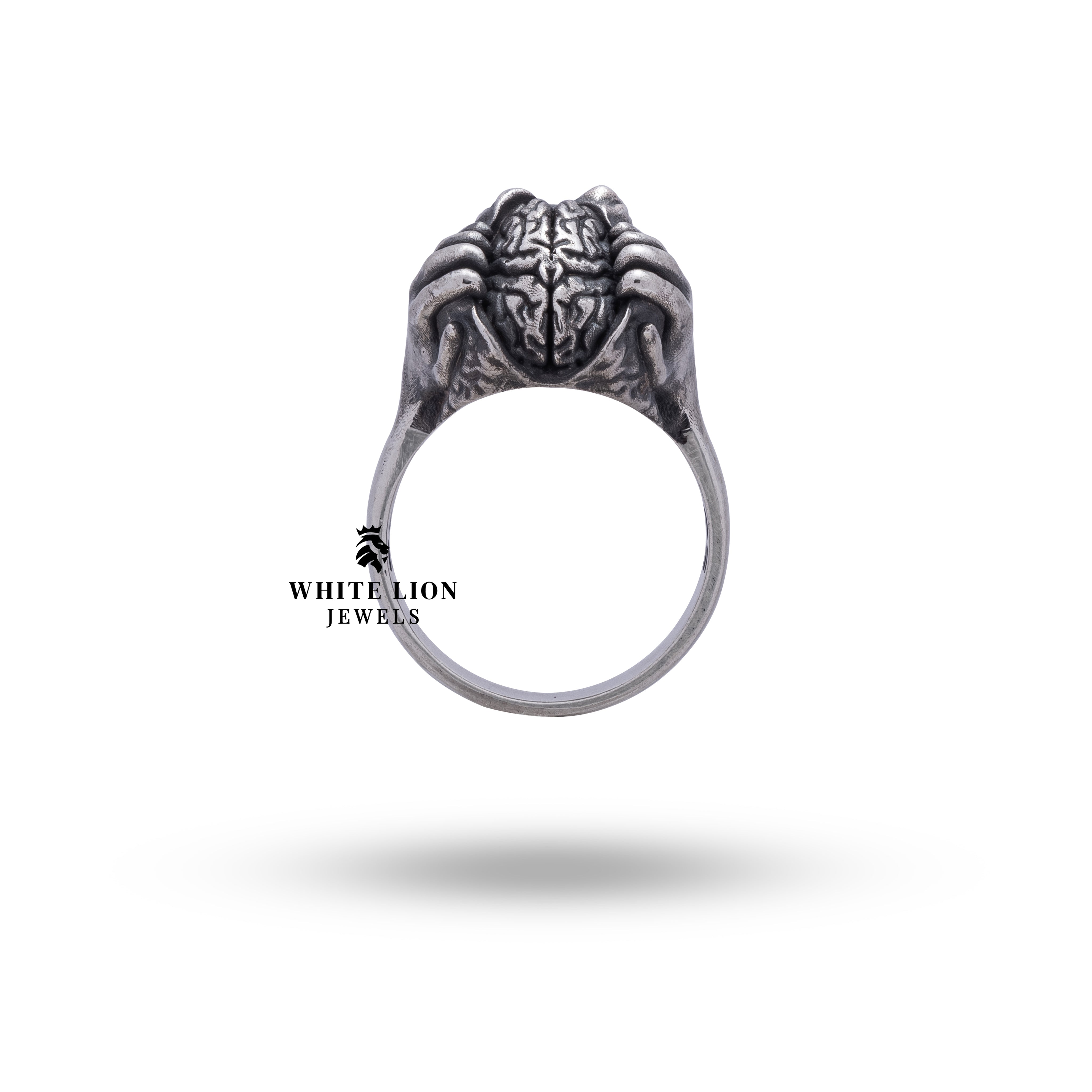 Profile view illustrating the ring's 2.3 cm diameter.