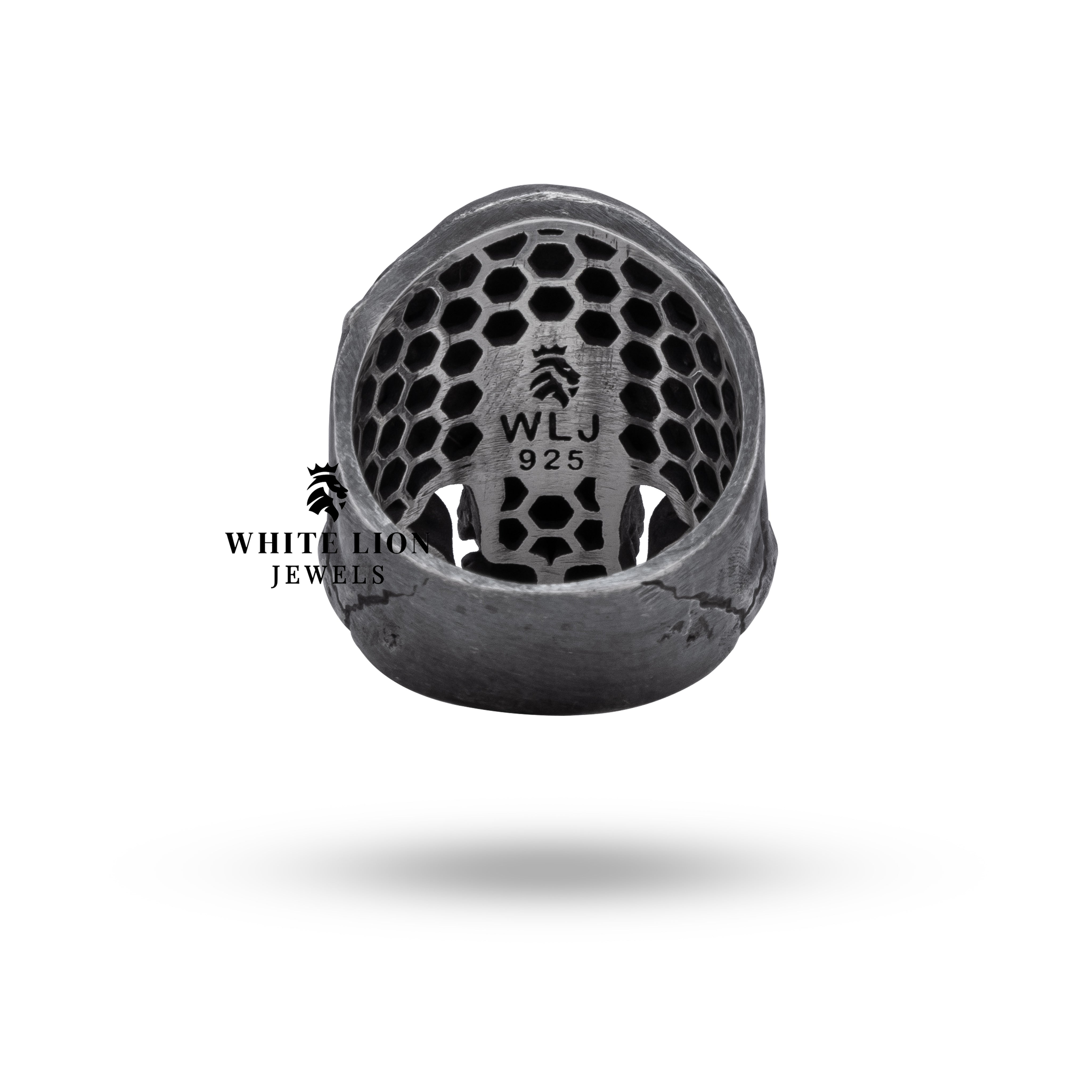 25 Sterling Silver Crack Skull Ring with an edgy, masculine design, suitable for special occasions.