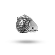 Close-up of detailed pattern on Antique Style African Lion 925 Sterling Silver Ring, exquisite artisan craftsmanship, animal motif