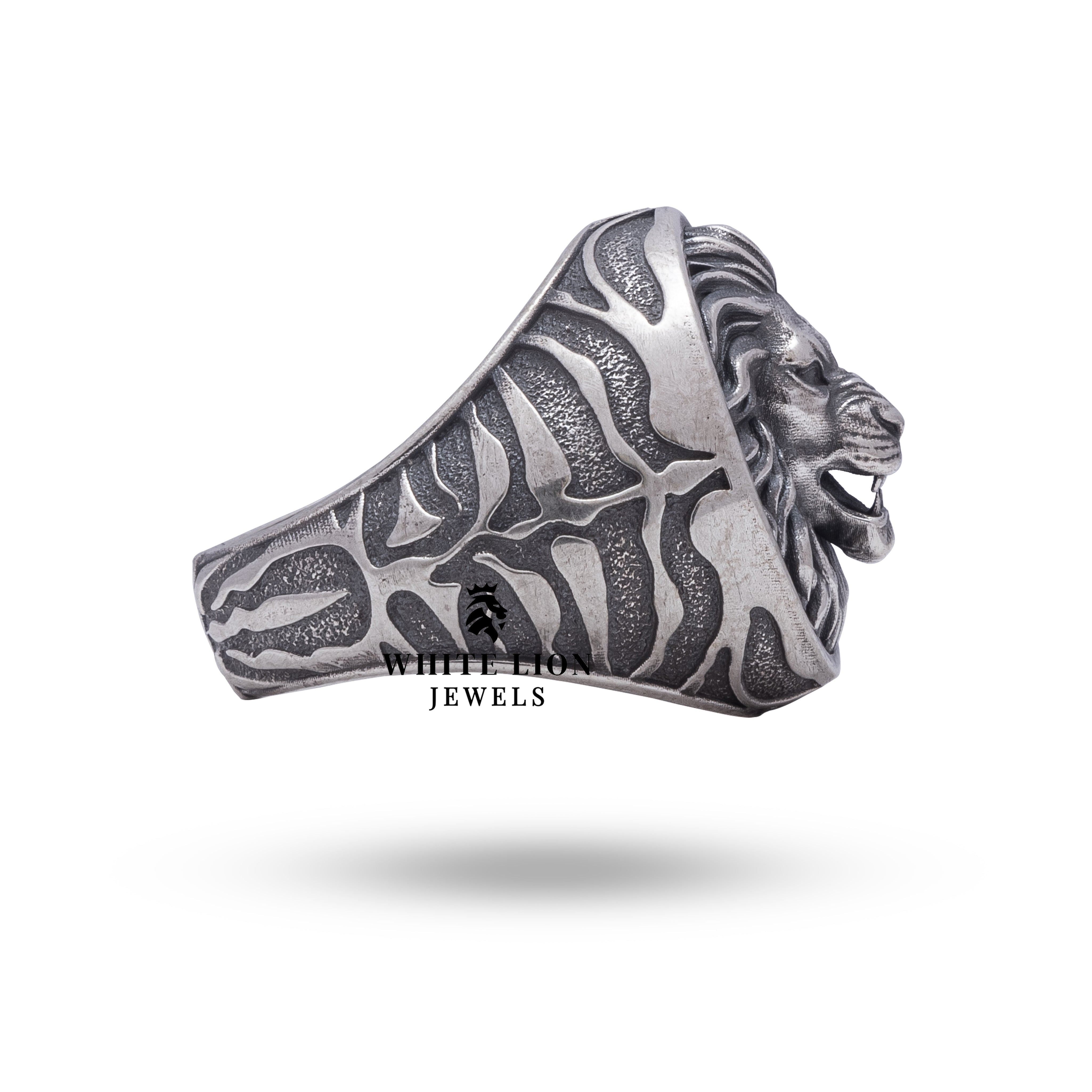 Close-up of design details of the Roaring Lion King 925 Sterling Silver Ring
