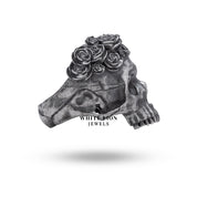 Side profile of Gothic Half Jaw Roses Skull Ring displaying the elegant craftsmanship