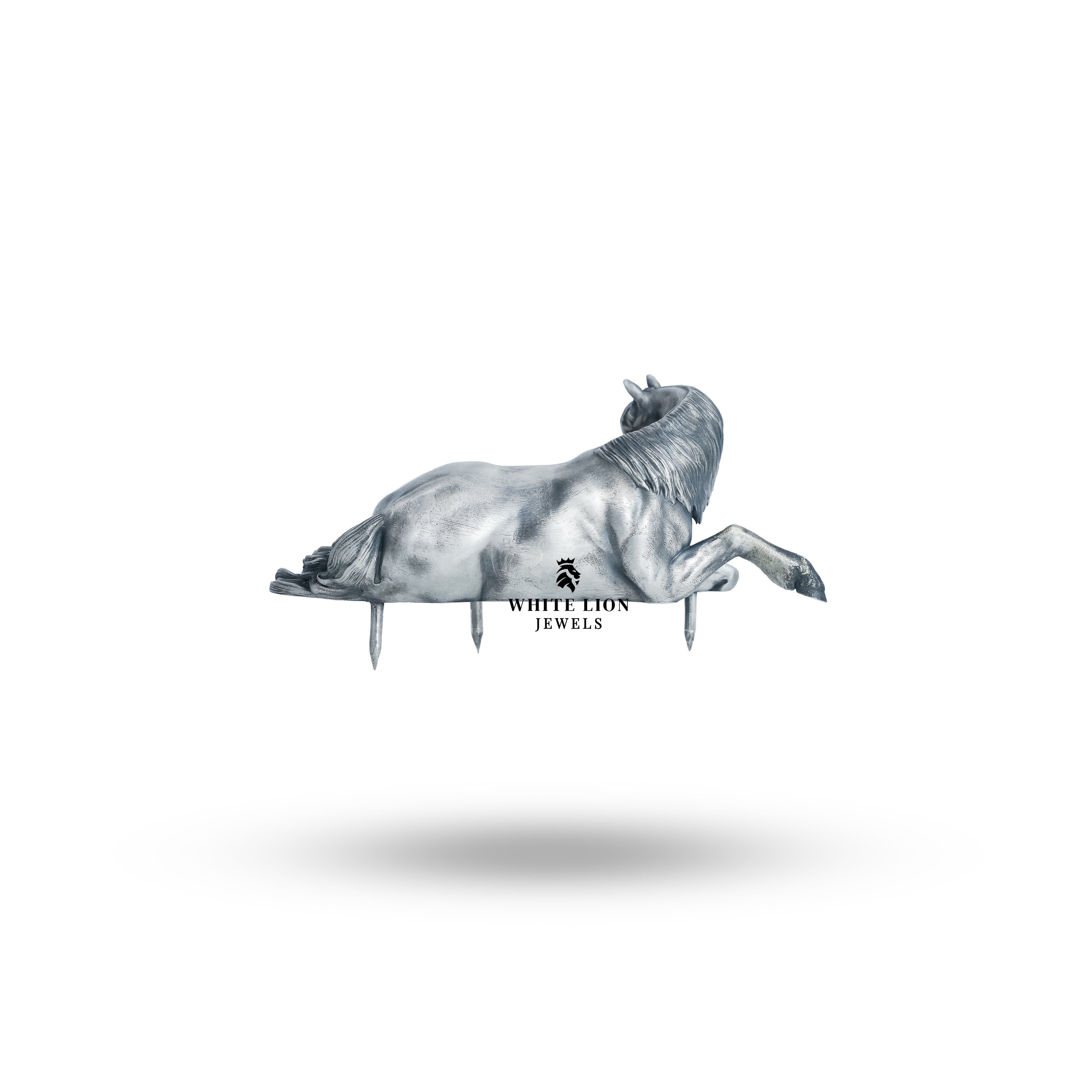 Close-up of the Royal Horse 925 Sterling Silver Brooch, showcasing the oxidized finish and clear protective coating.