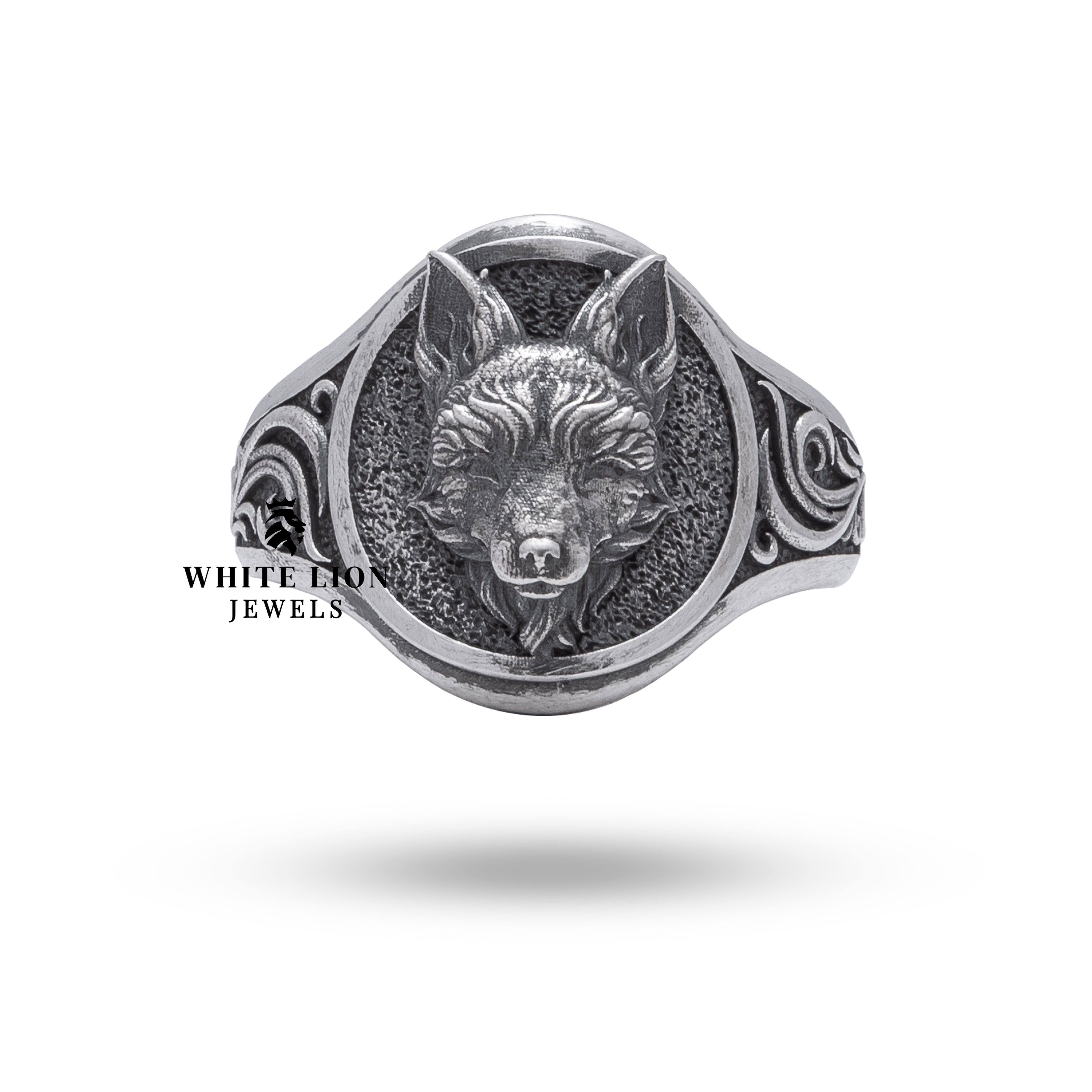 Side view of the Fox Head 925 Silver Ring showcasing detailed craftsmanship.