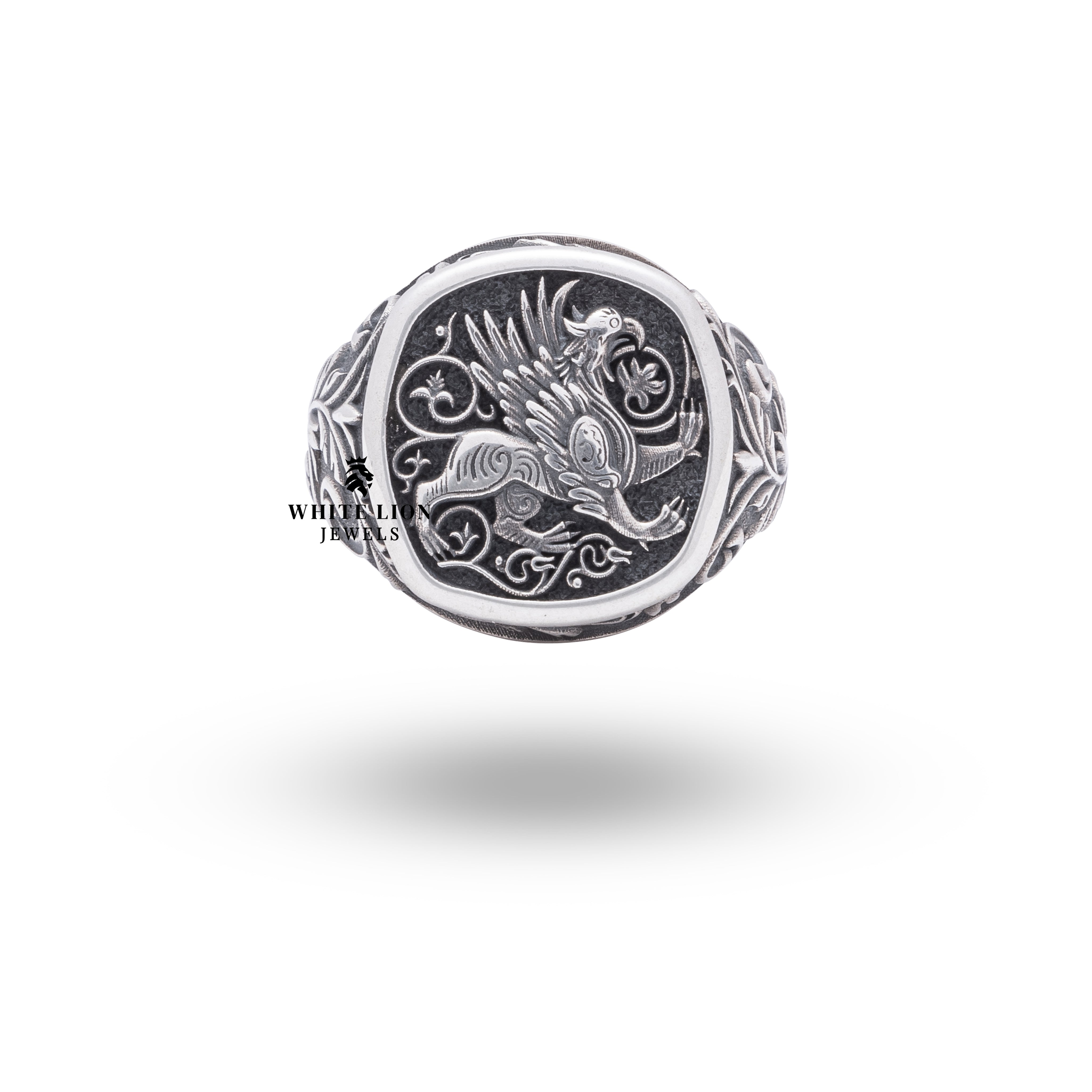 Side profile of the Gryphon Lion 925 Sterling Silver Ring highlighting the intricate craftsmanship.