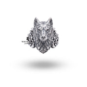 Side view of Grey Wolf Head 925 Sterling Silver Ring emphasizing strong design and craftsmanship.