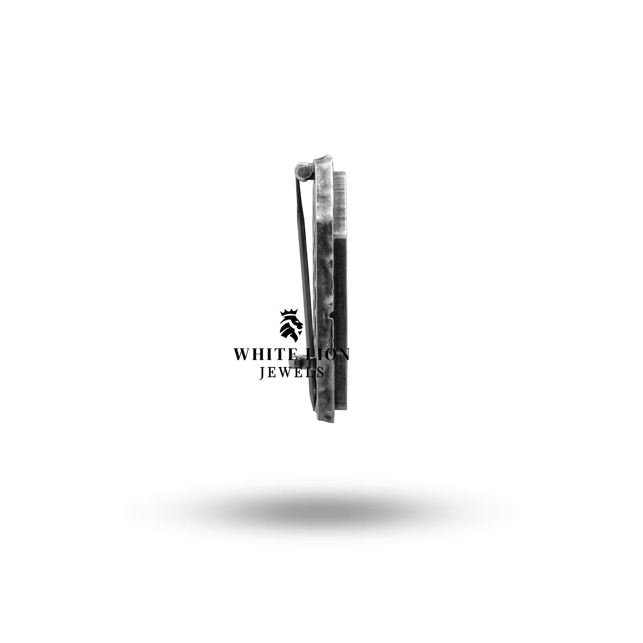 Handcrafted sterling silver brooch with Chhatrapati Shivaji Maharaj motif, nickel-free