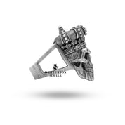 Close-up of the Emperor King Crown Ring's detailed crown motif and oxidized pattern in sterling silver.