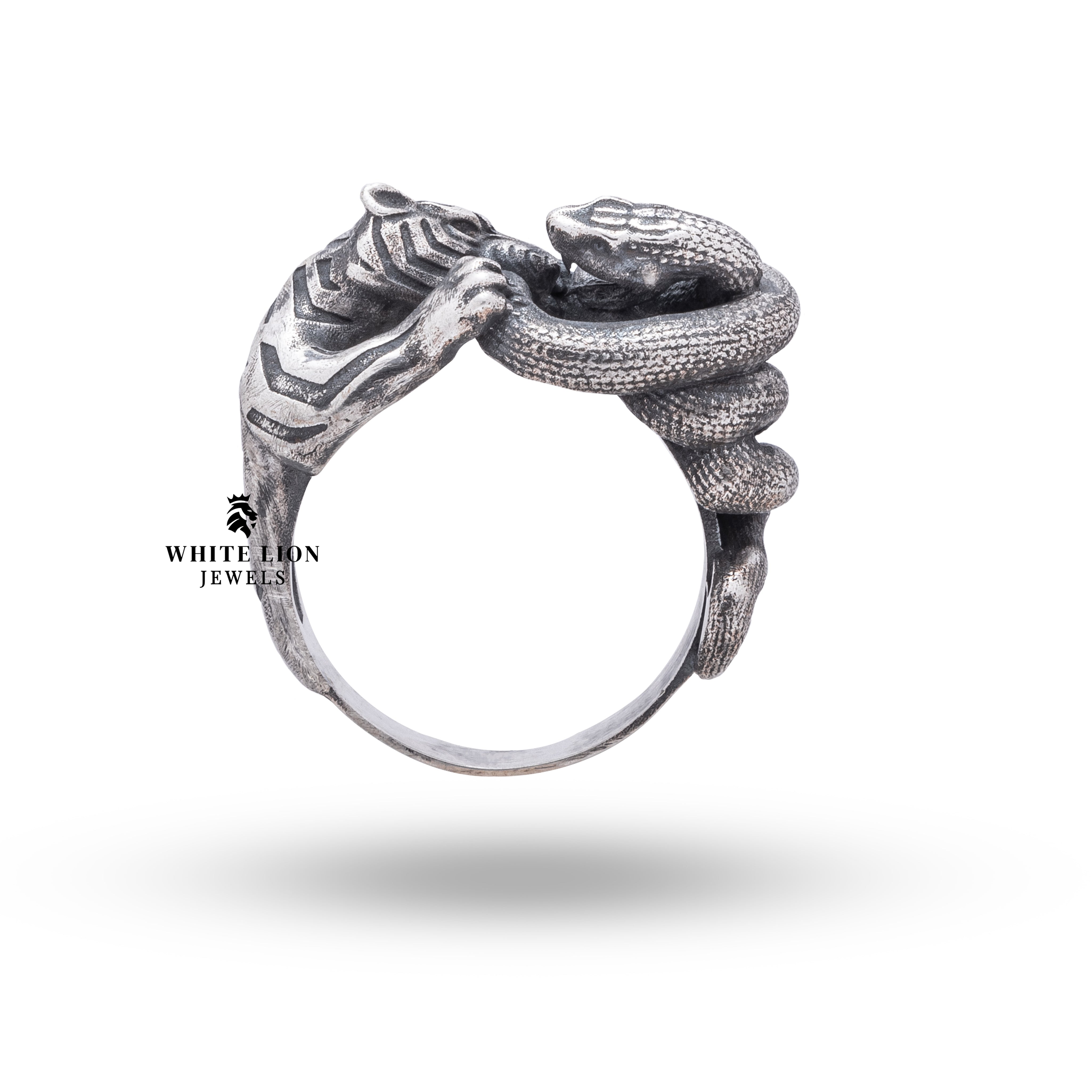 Exquisite jungle animal ring in 925 silver, showcasing intricate design