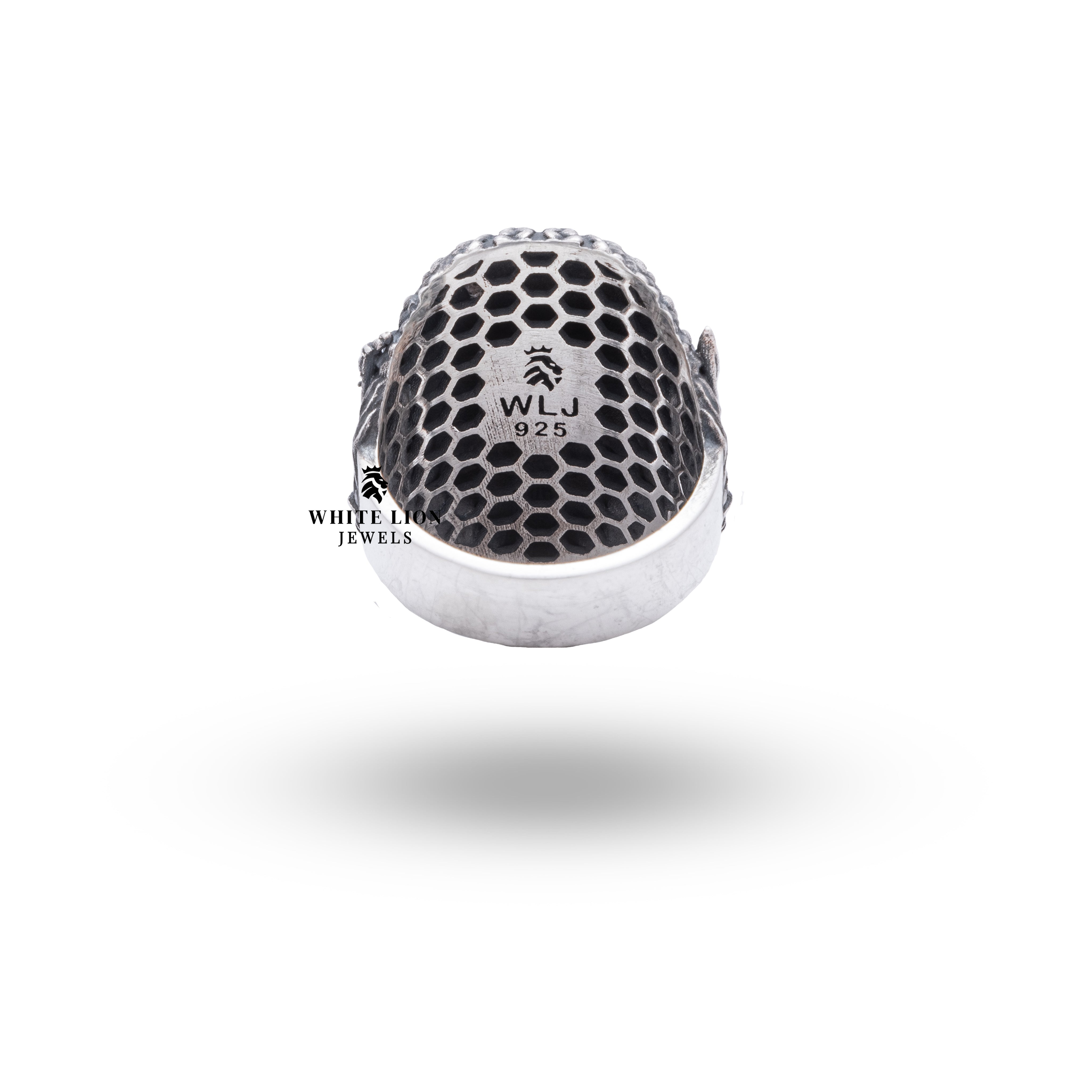 Packaging of Orc Warcraft Orgrim Doom Hammer Ring with White Lion Jewels branding