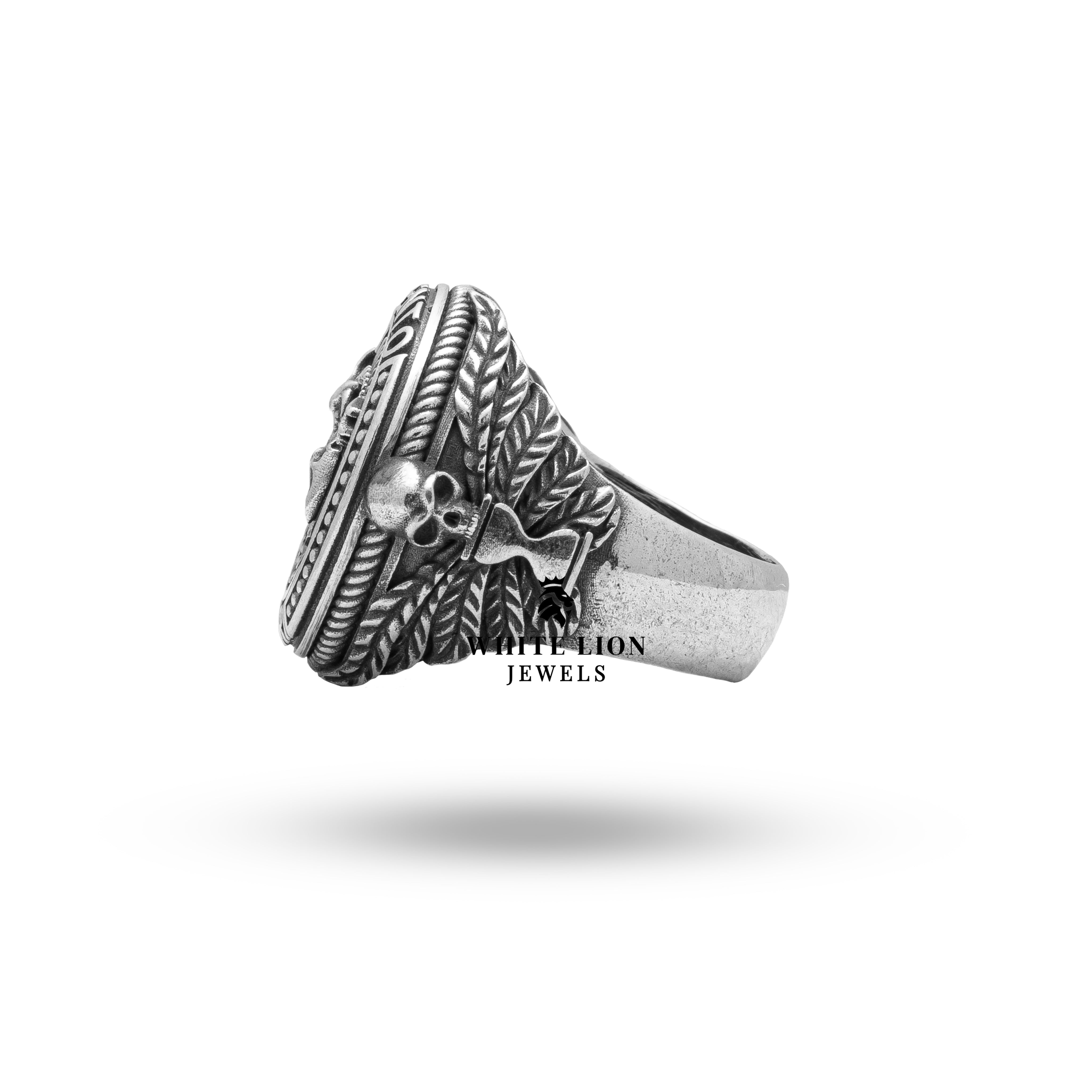 Angled view of the Memento Mori Skull Zodiac Pisces ring, highlighting craftsmanship